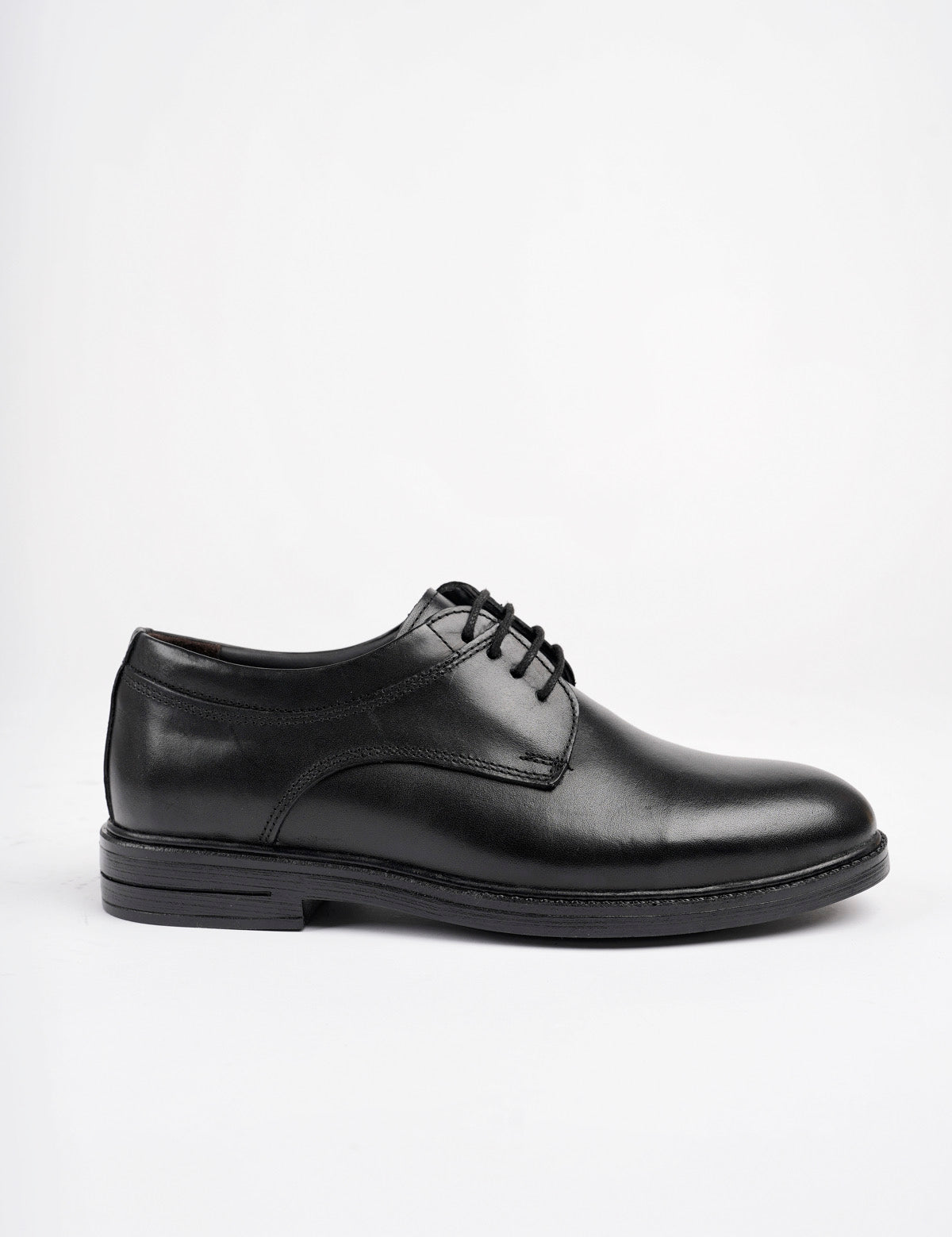 Muggo Zaha Guaranteed Men Casual Classic Genuine Leather Winter-Ready Casual Shoes