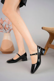 Muggo MARY Guaranteed Square-Toed Women Short Heeled Shoes