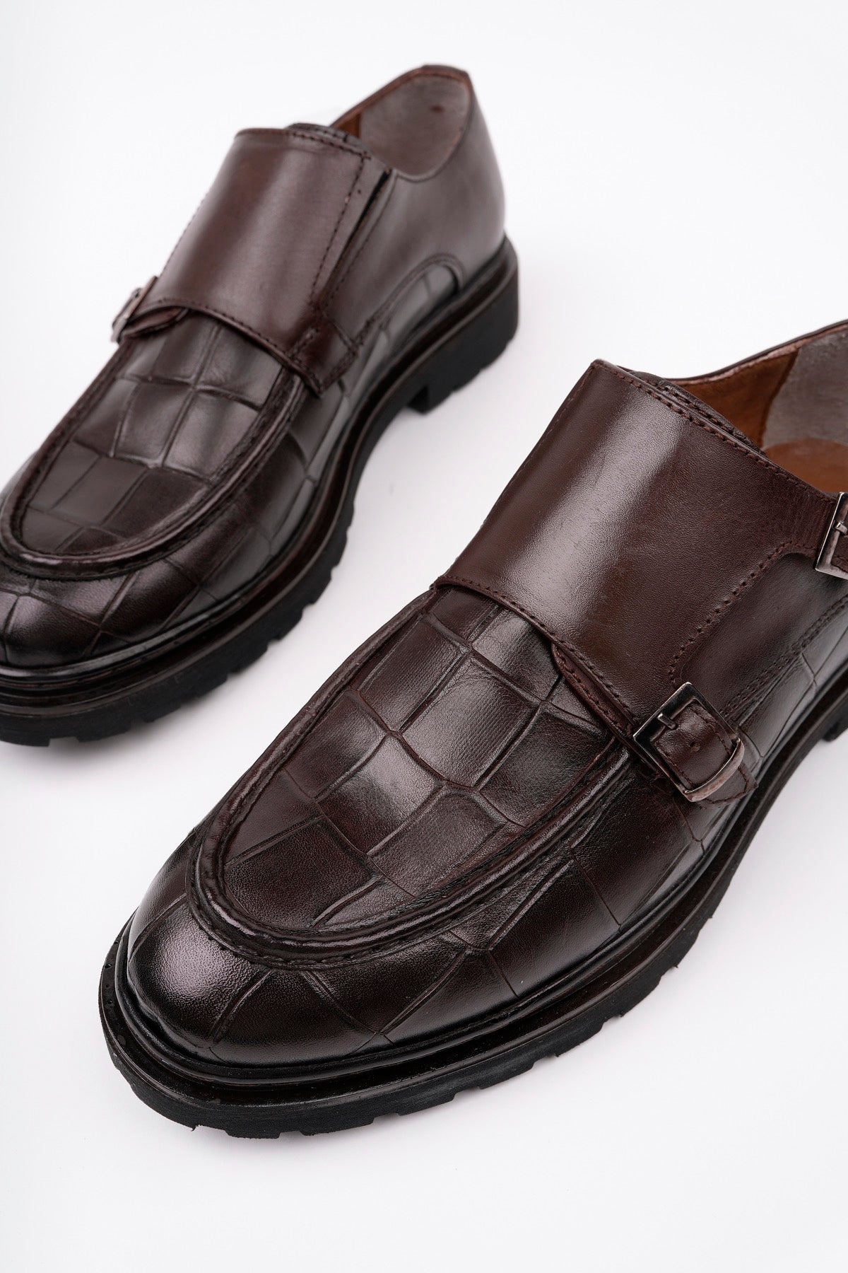 Muggo DIEGO Classic Genuine Leather Casual Orthopedic Men’s Shoe