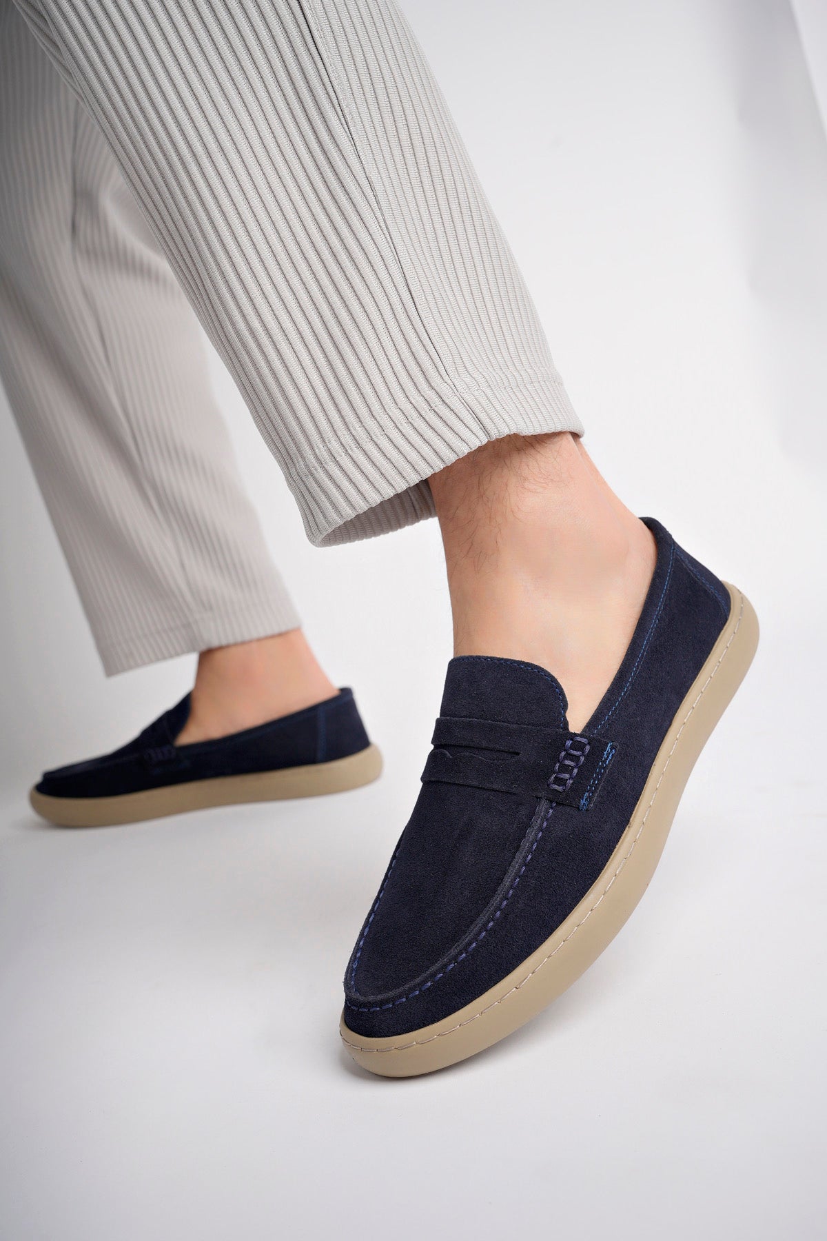 Muggo DENZEL Guaranteed Casual Classic Genuine Leather Casual  Comfortable Orthopedic Laceless Men Shoes