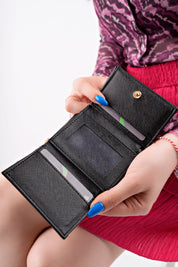 Muggo LITTLE Women’s Wallet with Zippered Coin & Bill Compartment