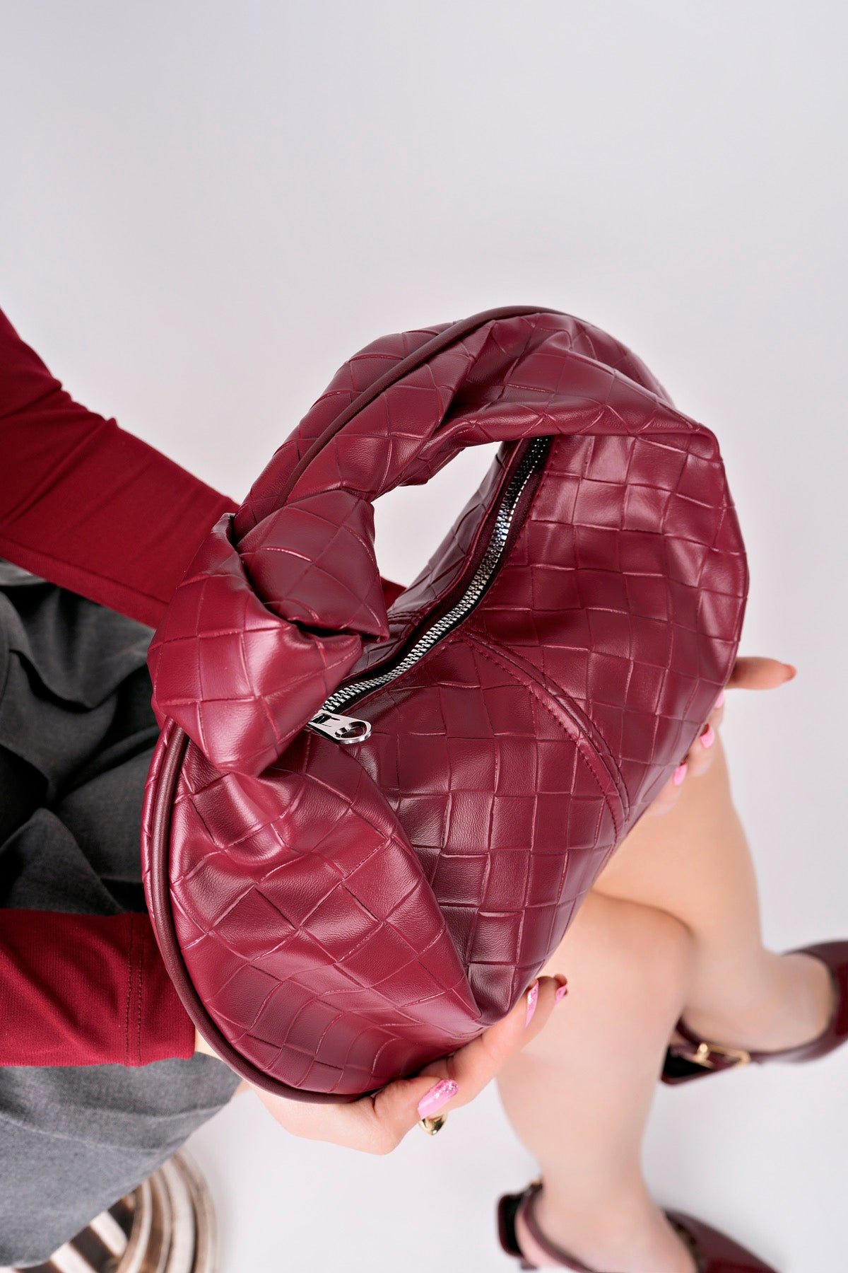 Muggo CAPSULE Women’s Knotted Oval Handbag