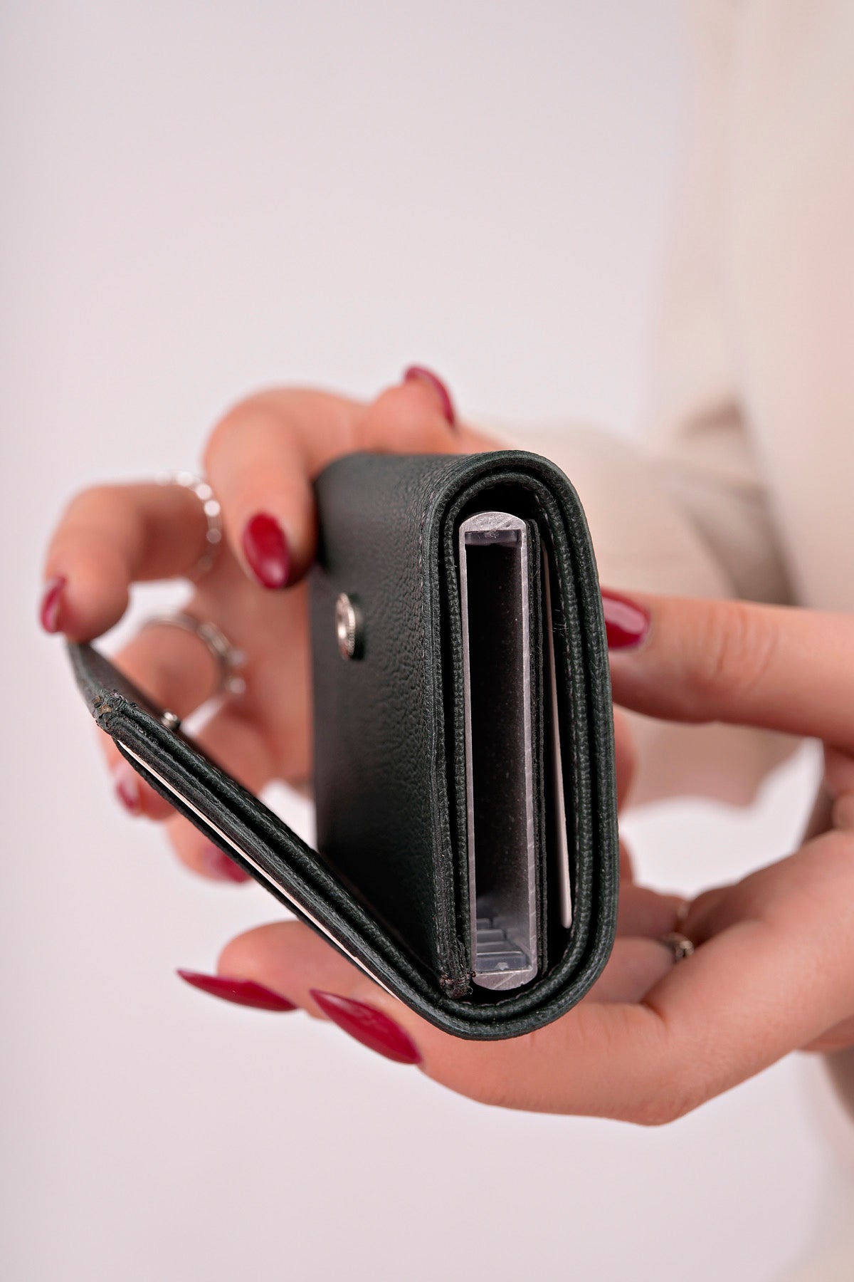 Muggo TOM Automatic Mechanism Card Wallet