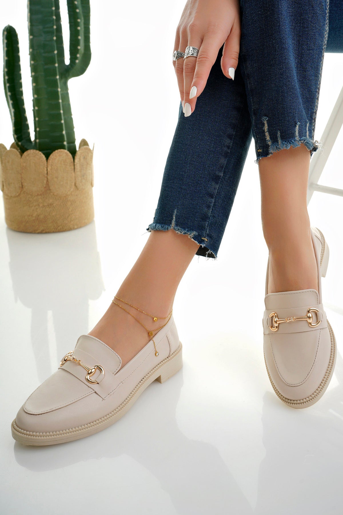 Muggo SUSSIE Guaranteed Metal Buckled Women Loafer Casual Shoes