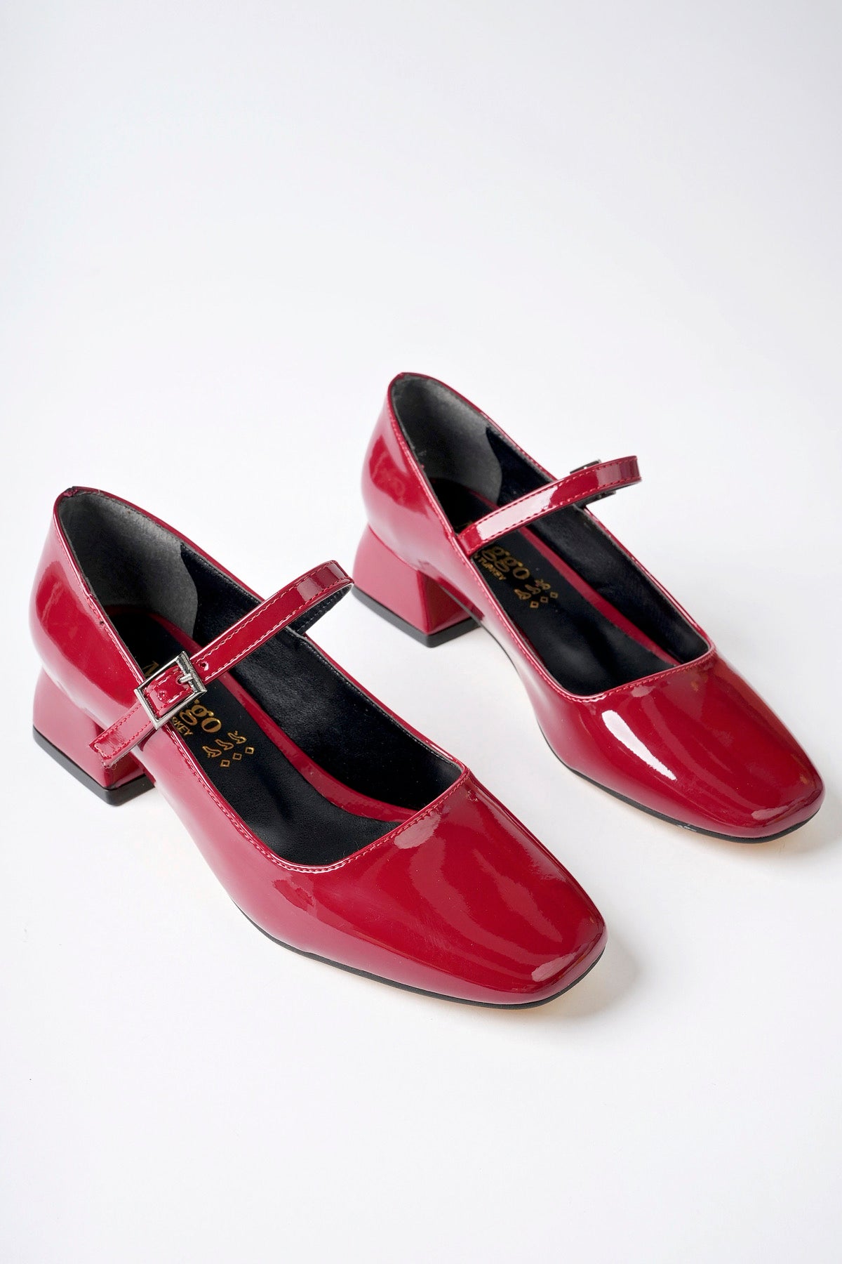 Muggo MARY Guaranteed Square-Toed Women Short Heeled Shoes