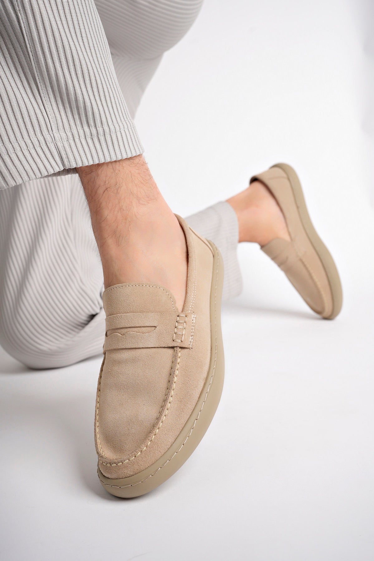 Muggo DENZEL Guaranteed Casual Classic Genuine Leather Casual  Comfortable Orthopedic Laceless Men Shoes