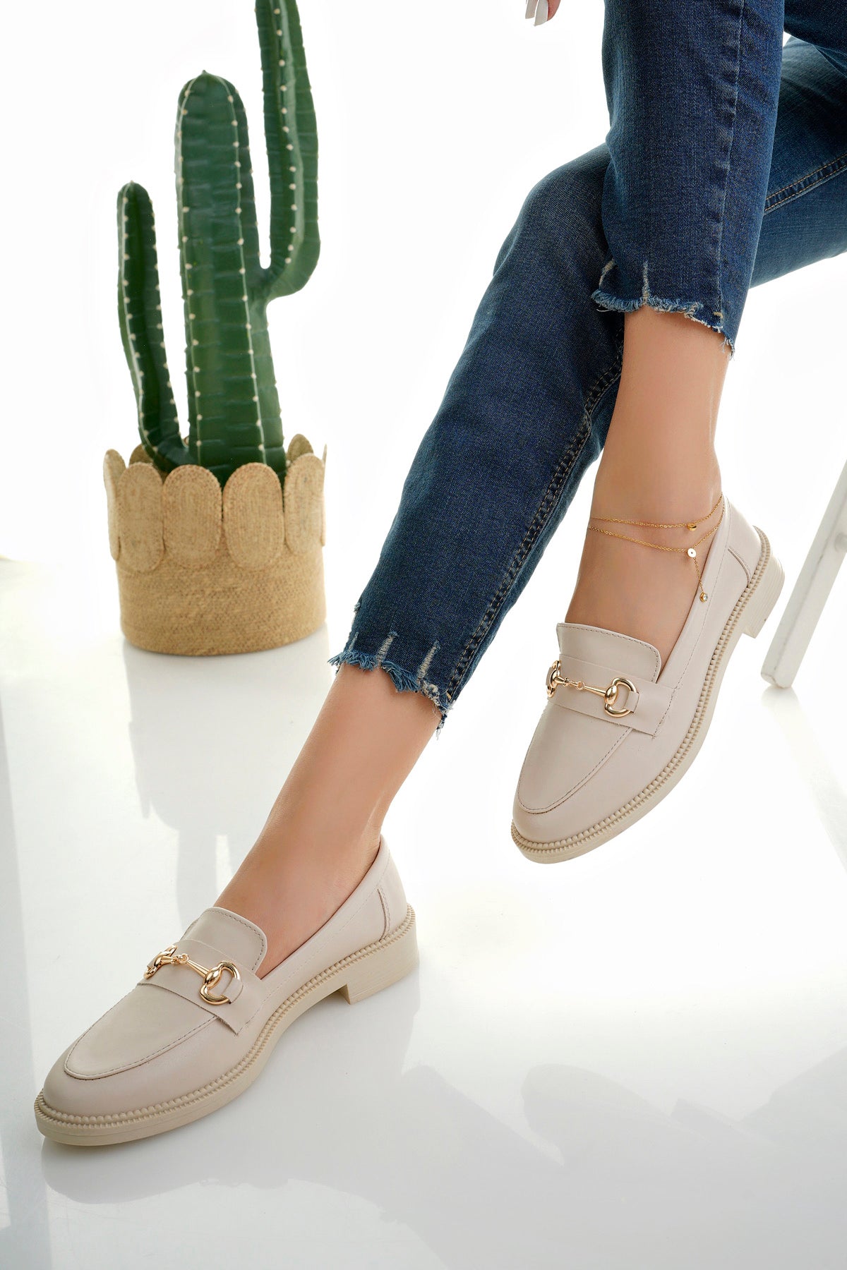 Muggo SUSSIE Guaranteed Metal Buckled Women Loafer Casual Shoes