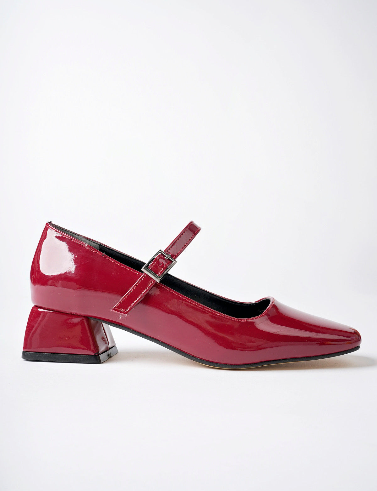 Muggo MARY Guaranteed Square-Toed Women Short Heeled Shoes