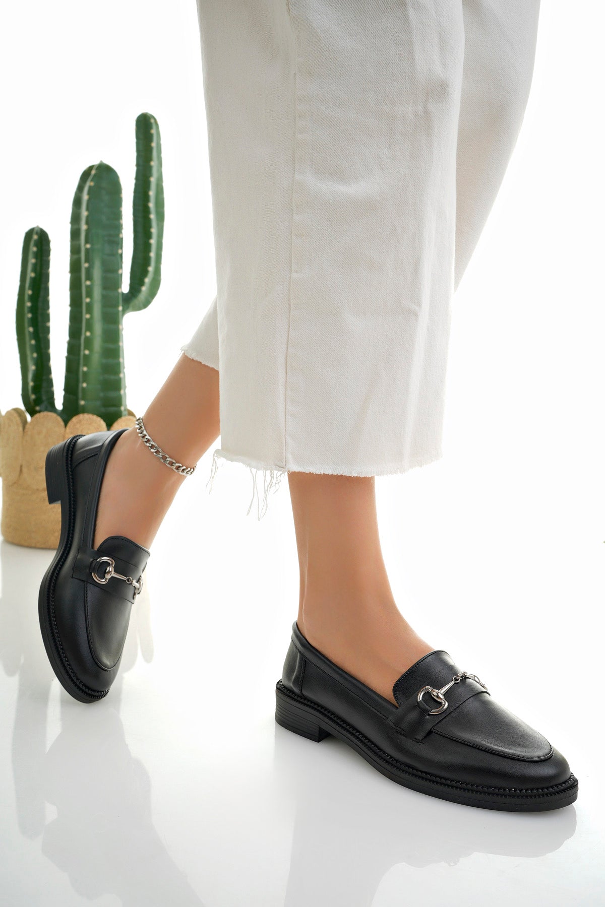 Muggo SUSSIE Guaranteed Metal Buckled Women Loafer Casual Shoes