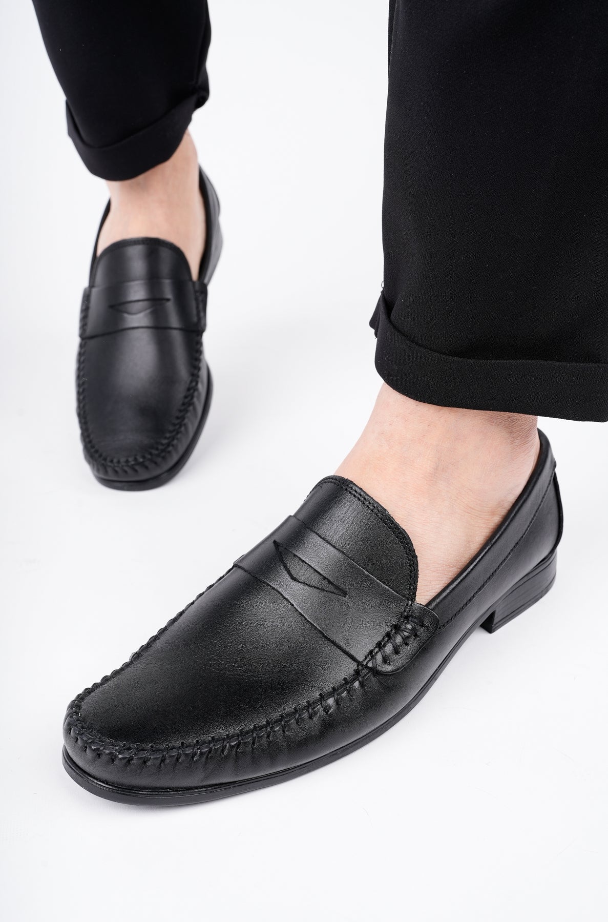 Muggo ENZO Guaranteed Classic Genuine Leather Casual Men Shoes